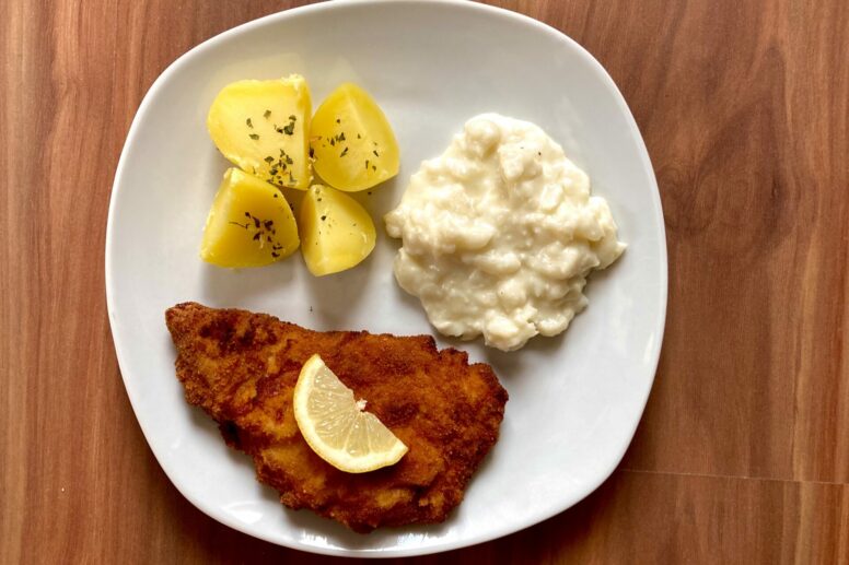 schnitzel_karfiolsosse_kartoffeln